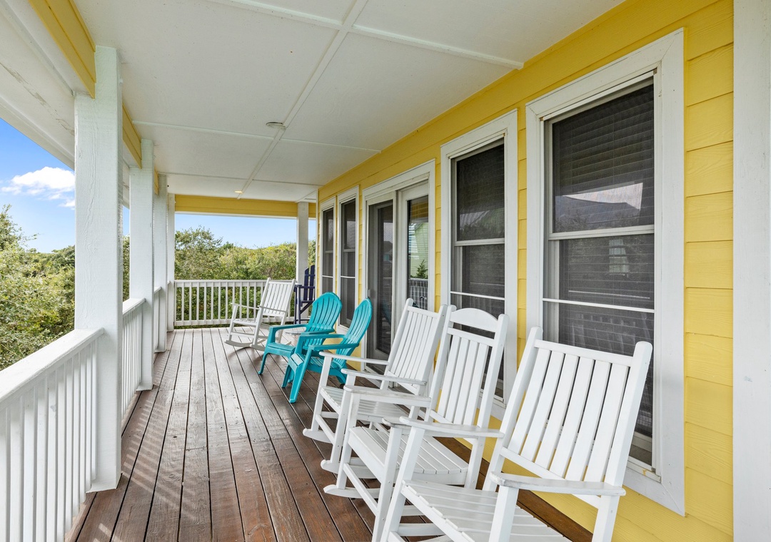 Main Deck Off of the Living Room
