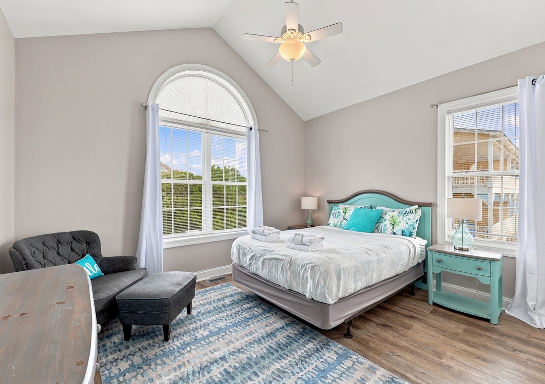 A Time to Remember | Mid Level Queen Bedroom