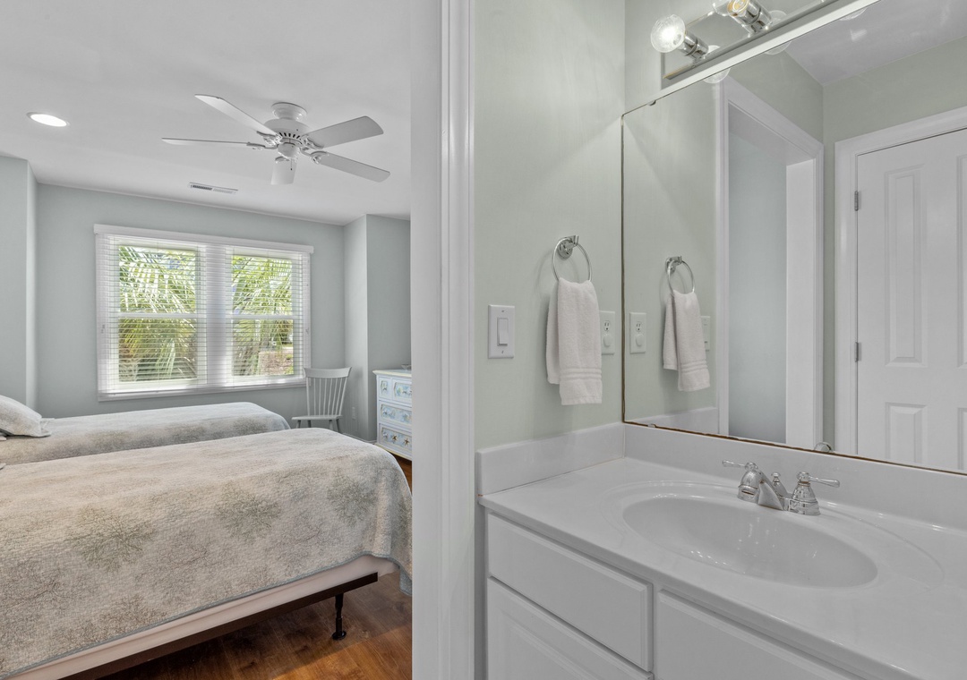 Ground Floor Twin Room Bathroom
