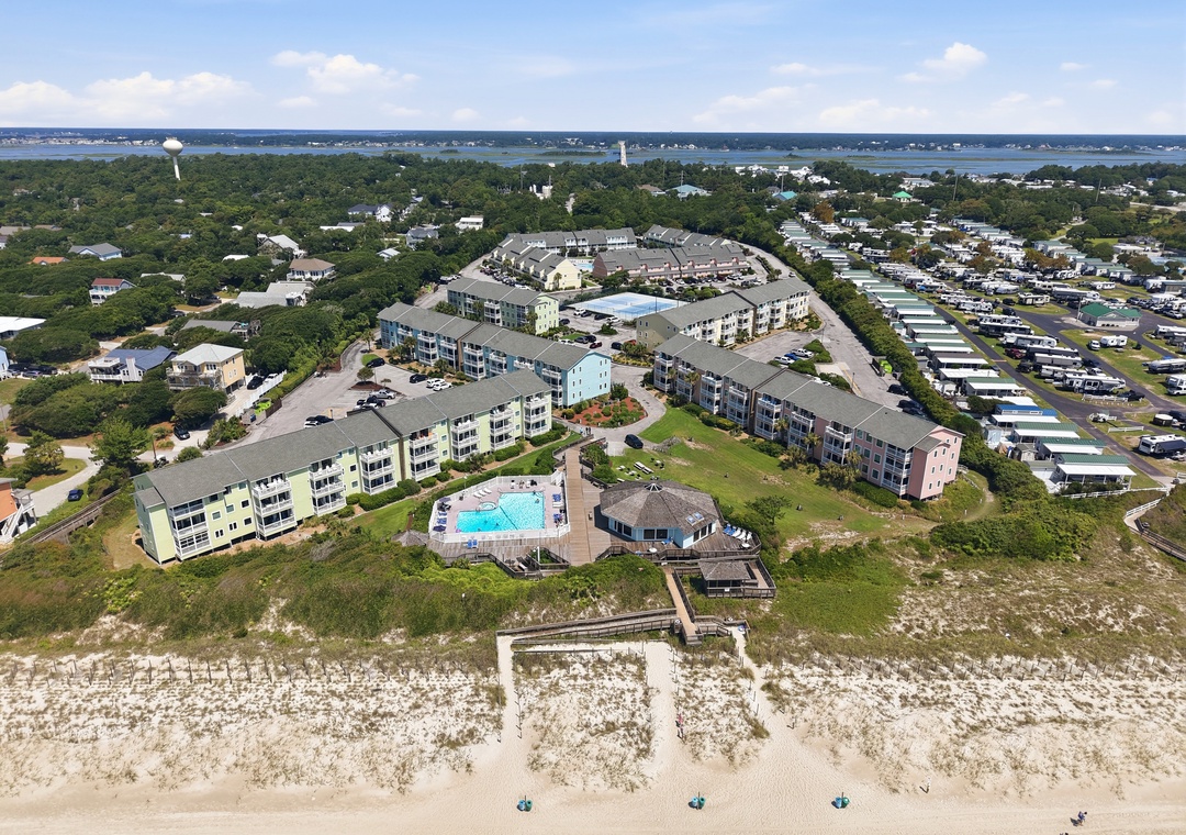 Oma’s Emerald Retreat | Oceanfront Community