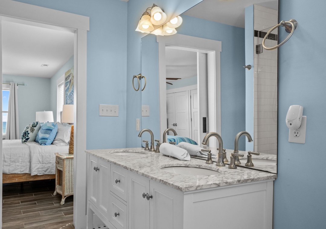 King room attached bathroom