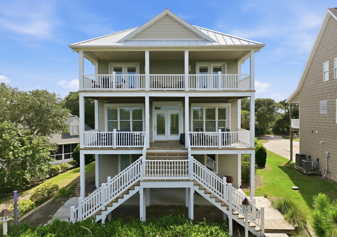 Blue Chair Stays | Exterior View