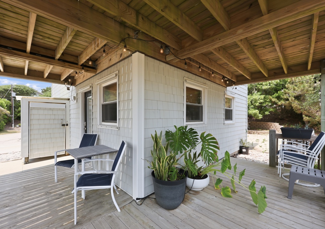 Dolphin Reach Down | Outdoor Seating
