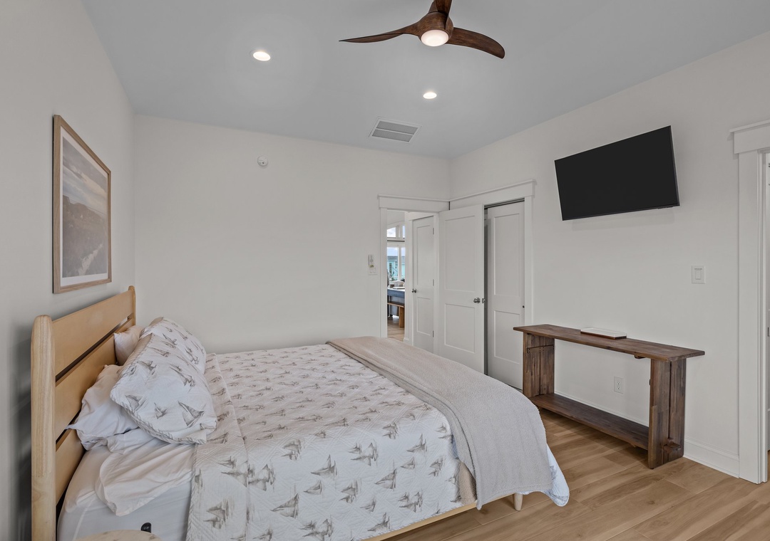 3rd Floor King Ensuite