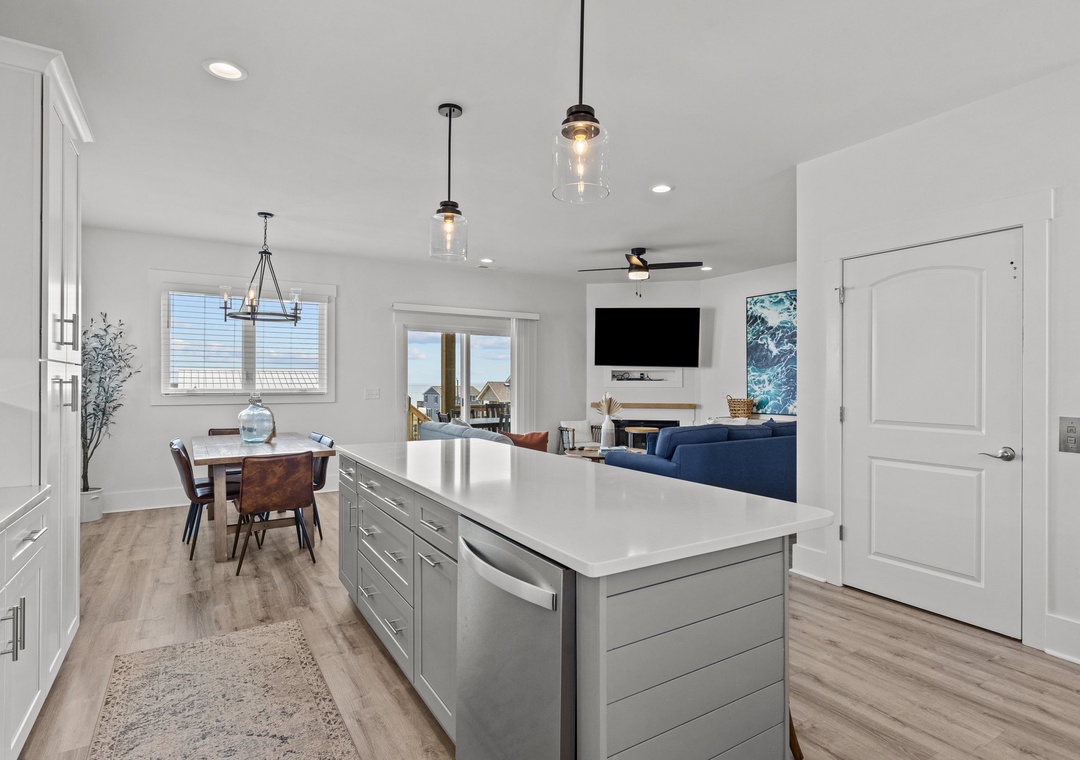 Waverlie's Watch | Kitchen Island