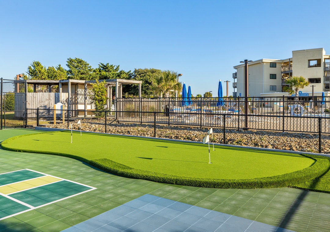 Queens Court Putting Green