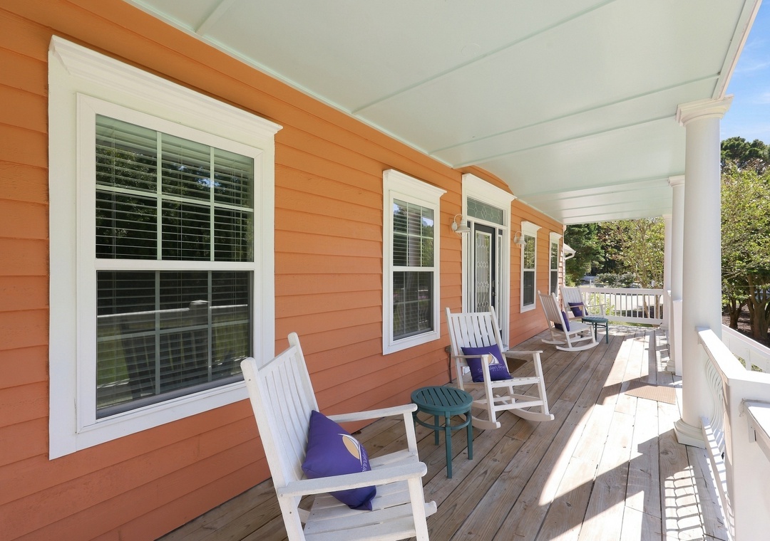 SpinAway | Ground Level Front Porch