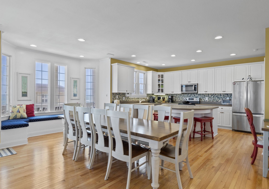 Dining room Table