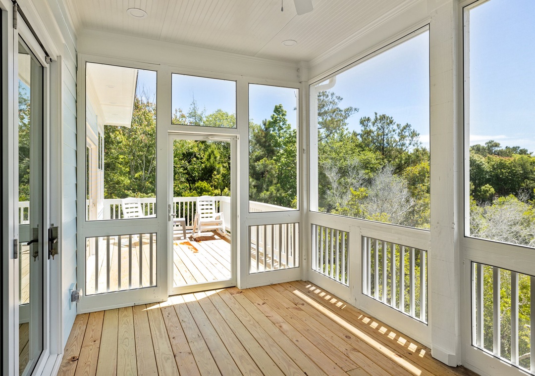 2 Screened in Porch