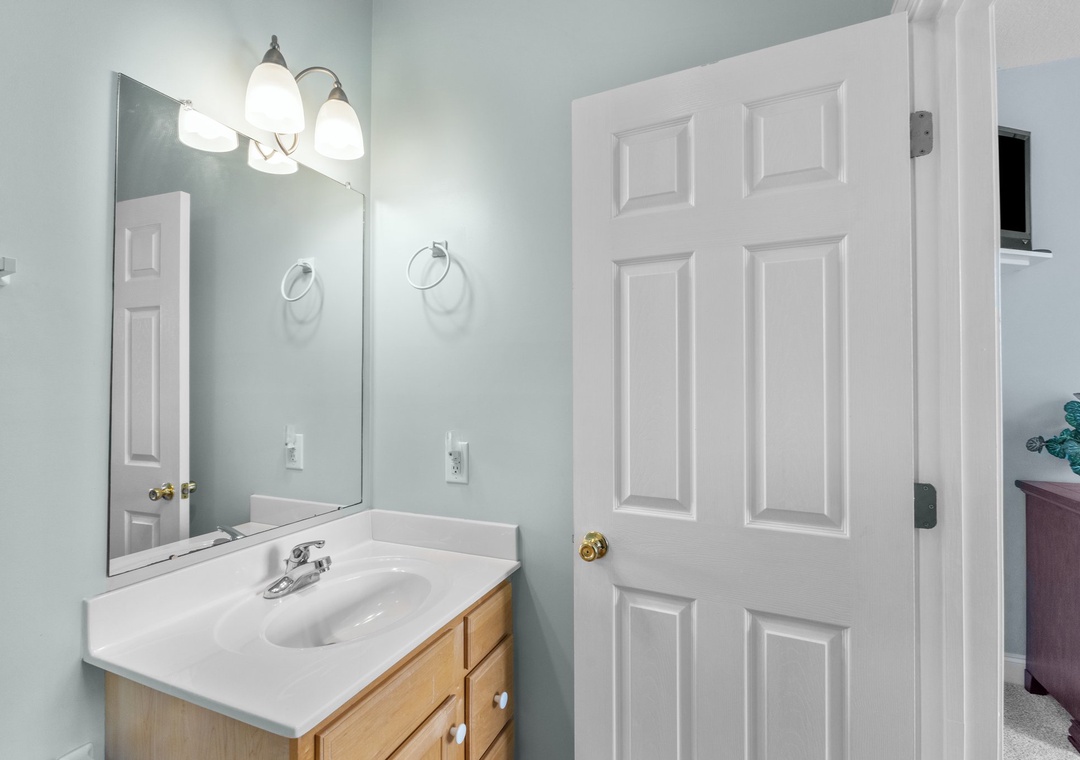 Queen Suite Bathroom