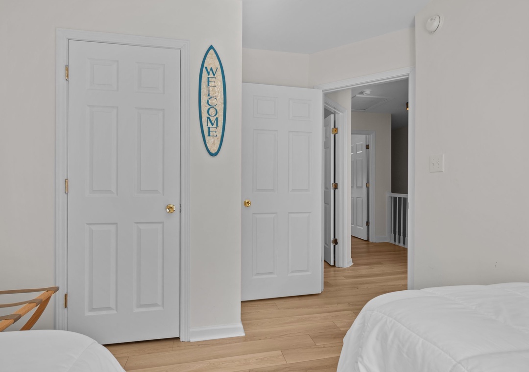 2 Twin Beds