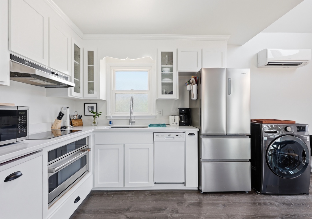 Dolphin Reach Up | Kitchen