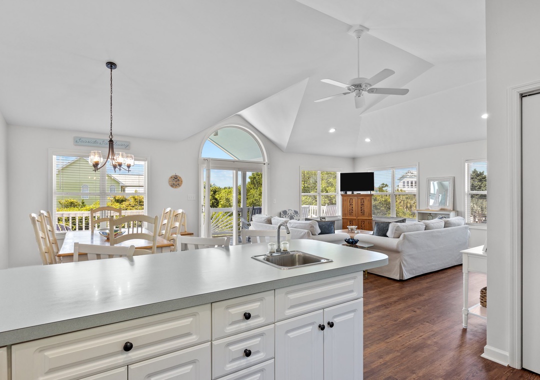 Kitchen/Dining/Living space