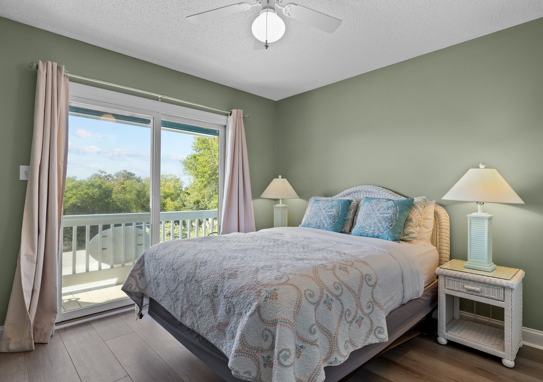 Queen Bedroom