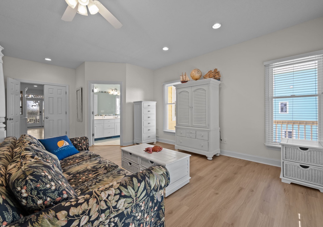 Primary King Suite (Mid-Floor)
