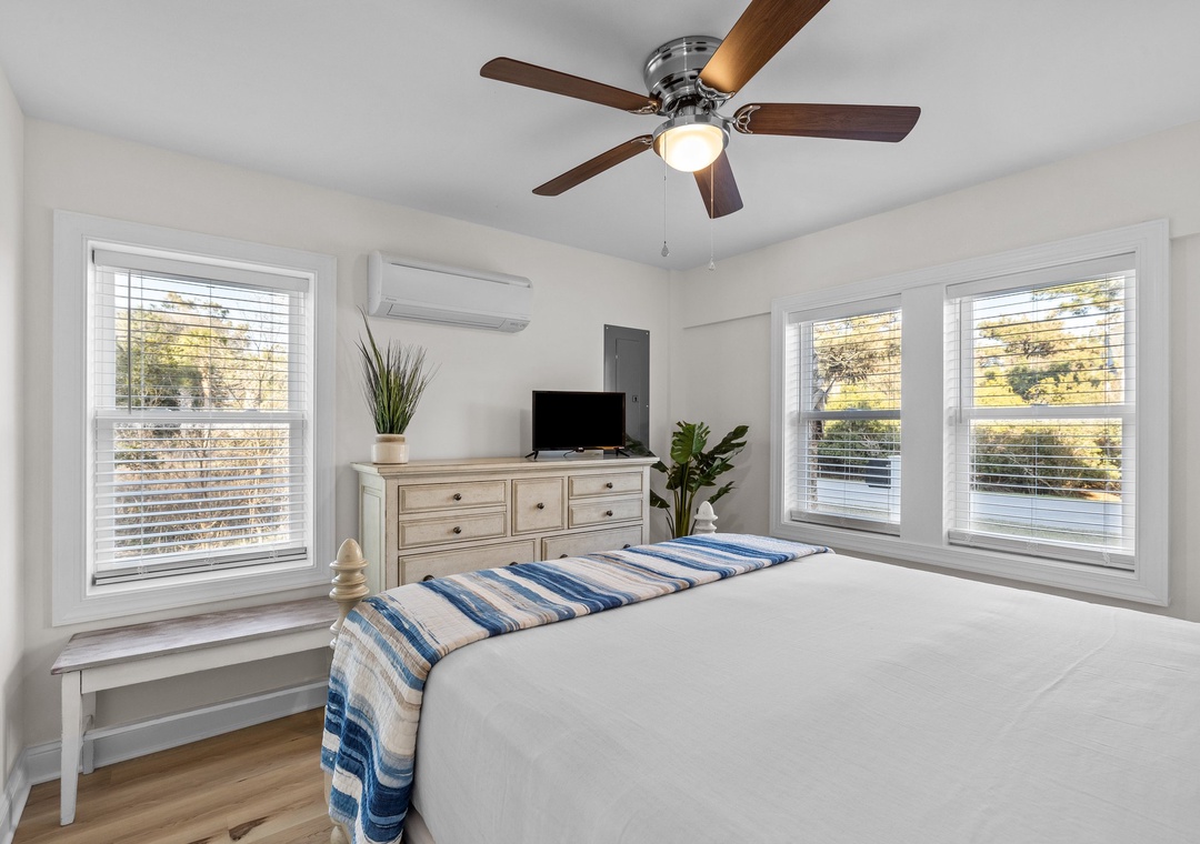 2 Queen Bedroom