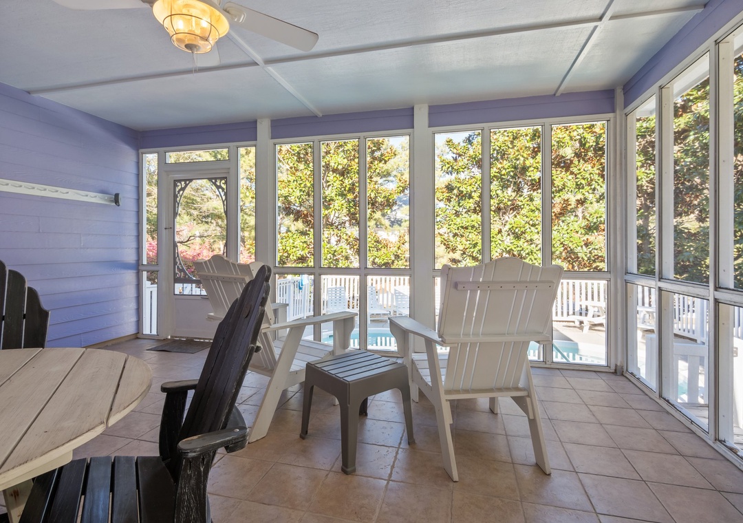 Screened in porch