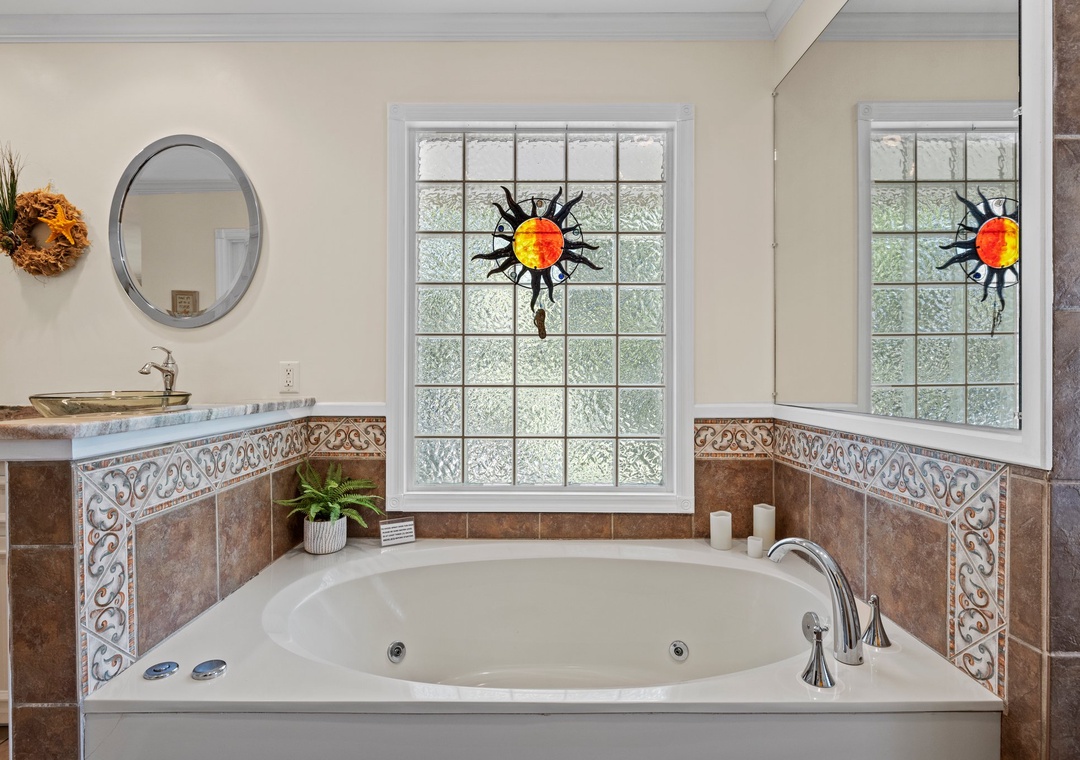 Primary King Suite Jetted Tub