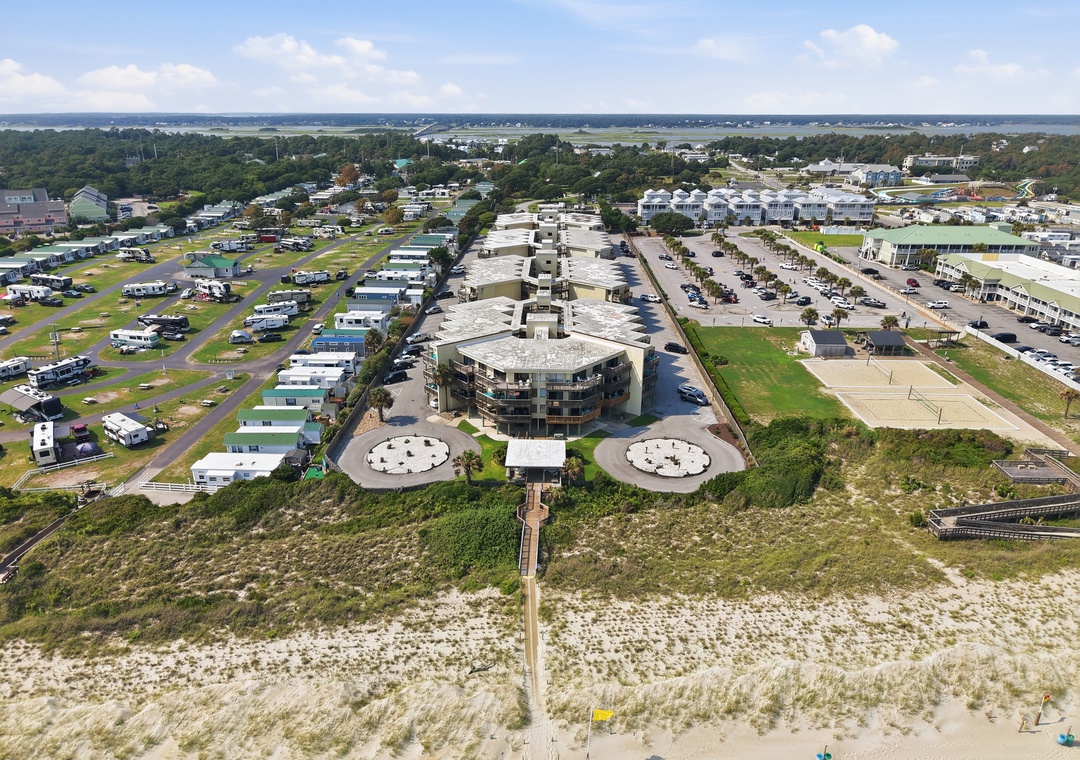 Char’s Cozy Condo | Community and Surrounding Area