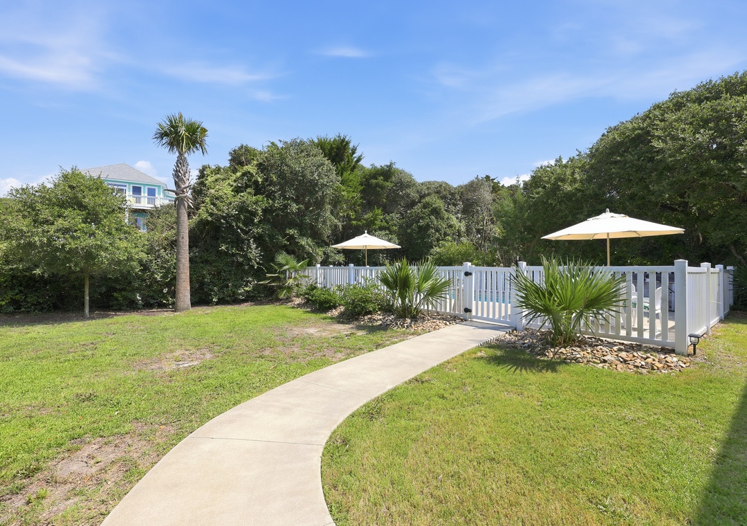 Sea Dream | Path to Pool Area