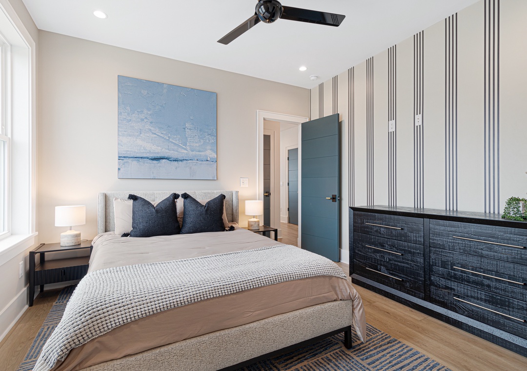 Sea Spray East | Queen Bedroom