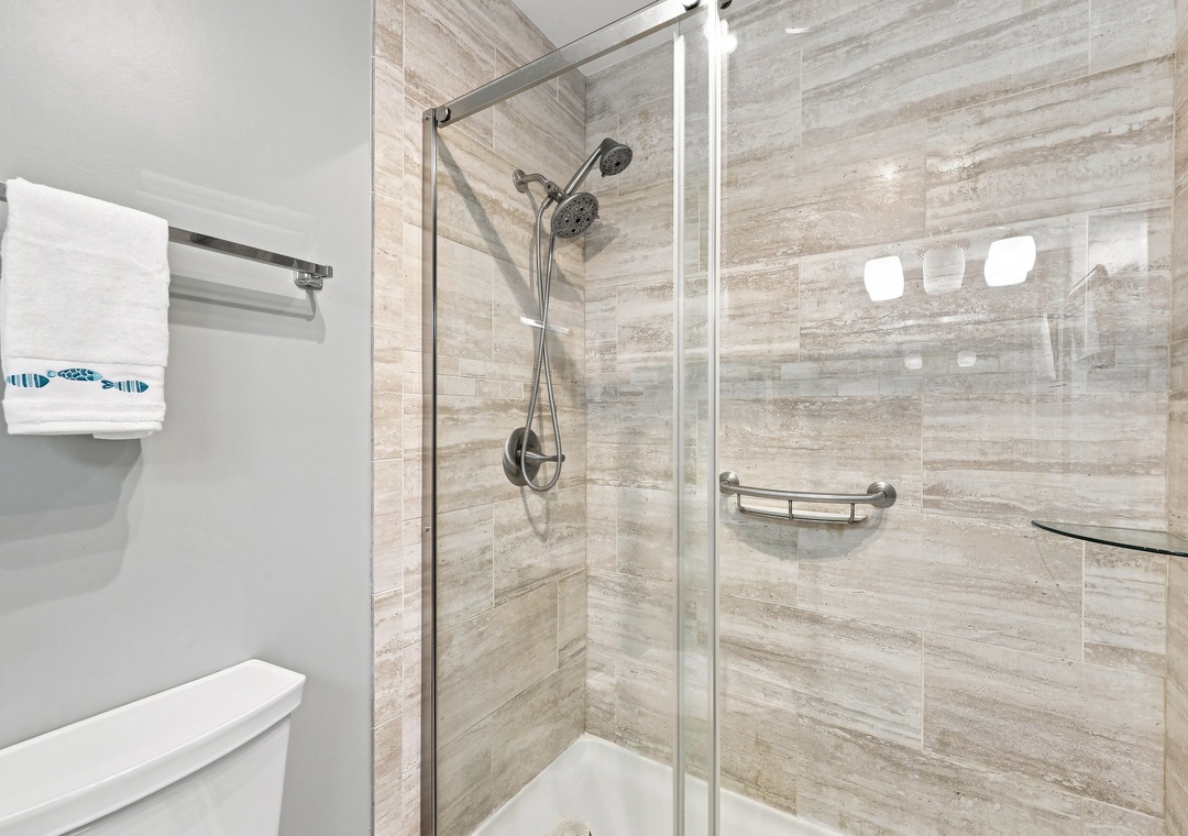 Char’s Cozy Condo | Walk-In Shower