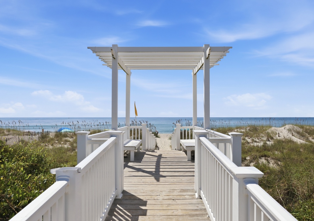 Spinnaker's Reach Beach Path