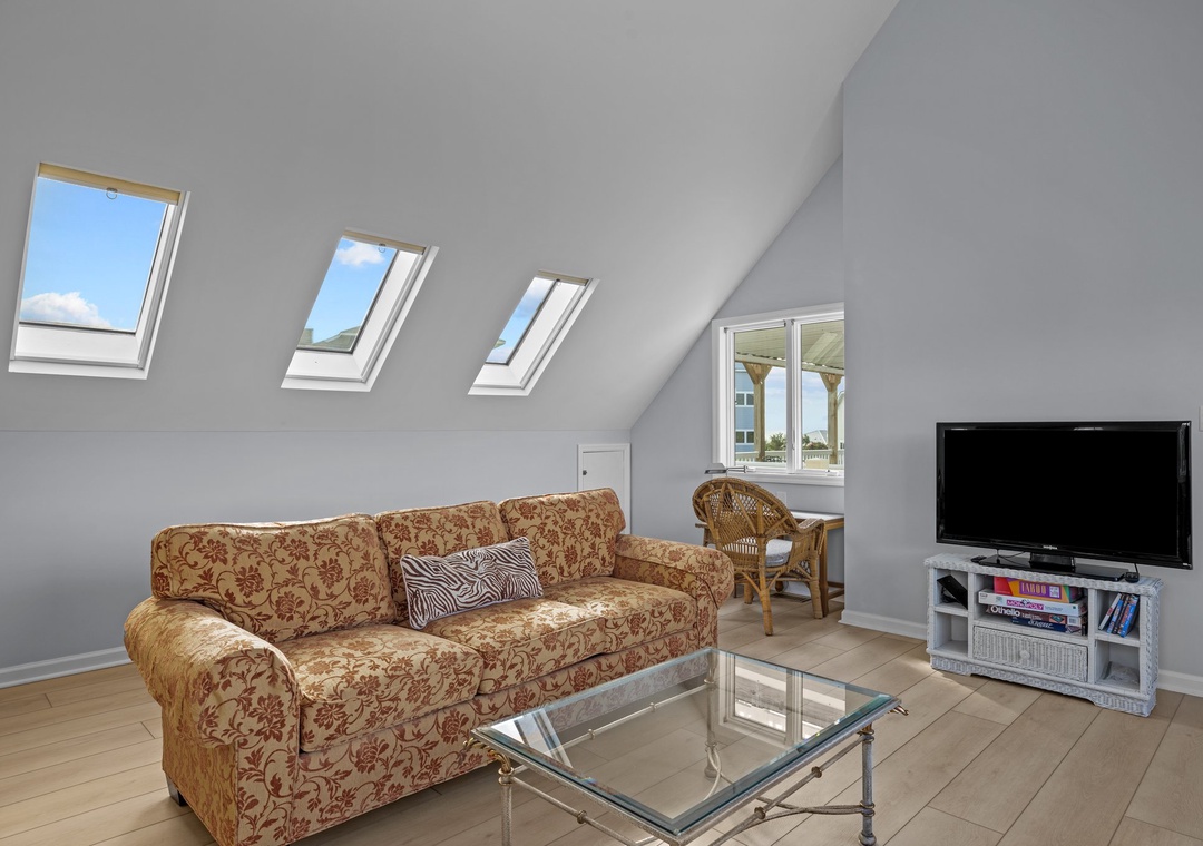 2nd Living Area