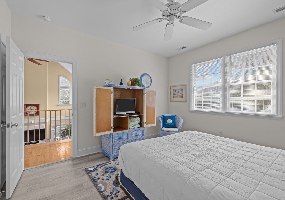 Top Floor Queen Room 2