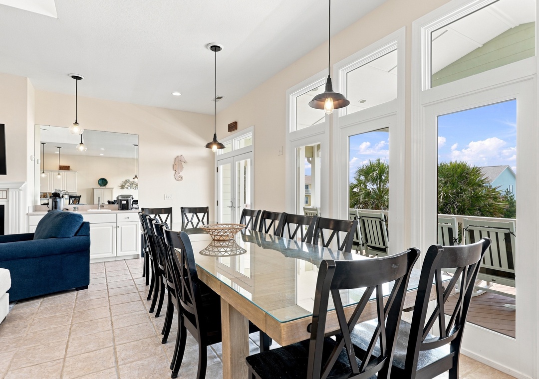 Sea Dream | Top Level Dining Area
