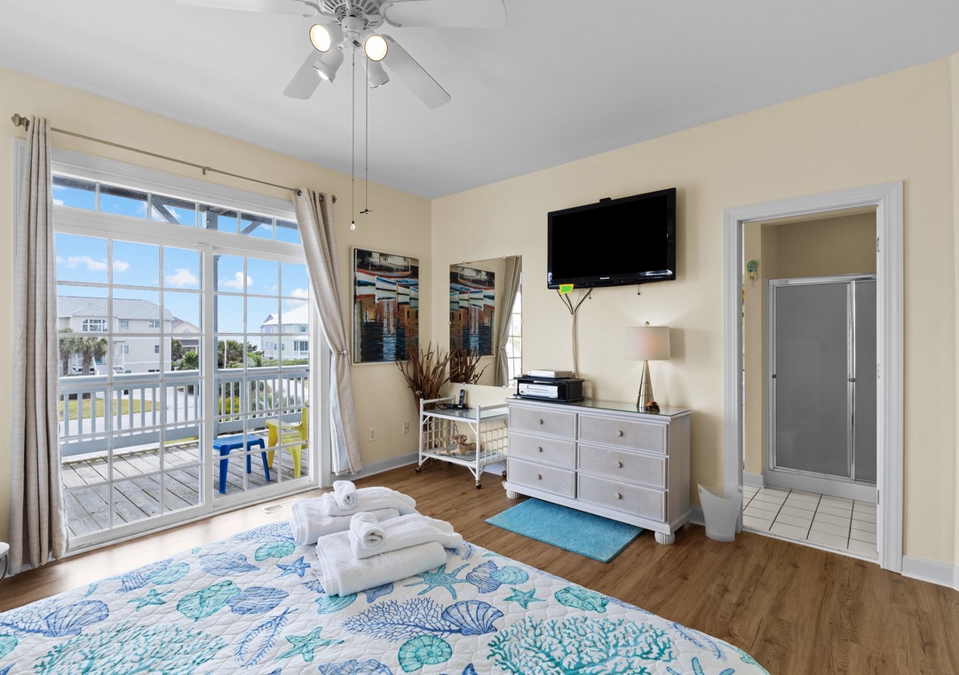 3 Queen Bedroom