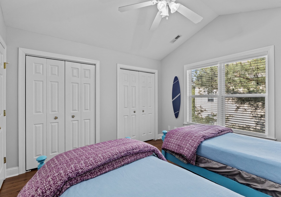 Twin Bedroom on Top floor