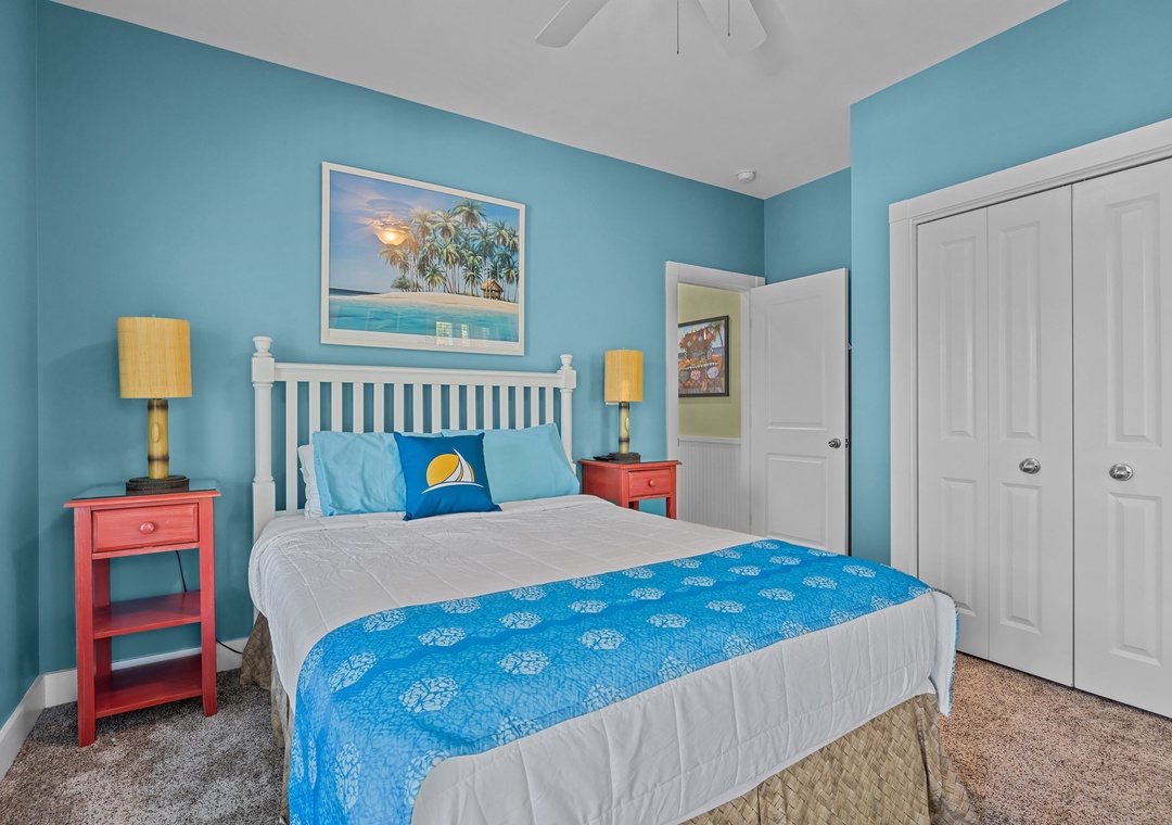 Queen Bedroom - 2nd Floor