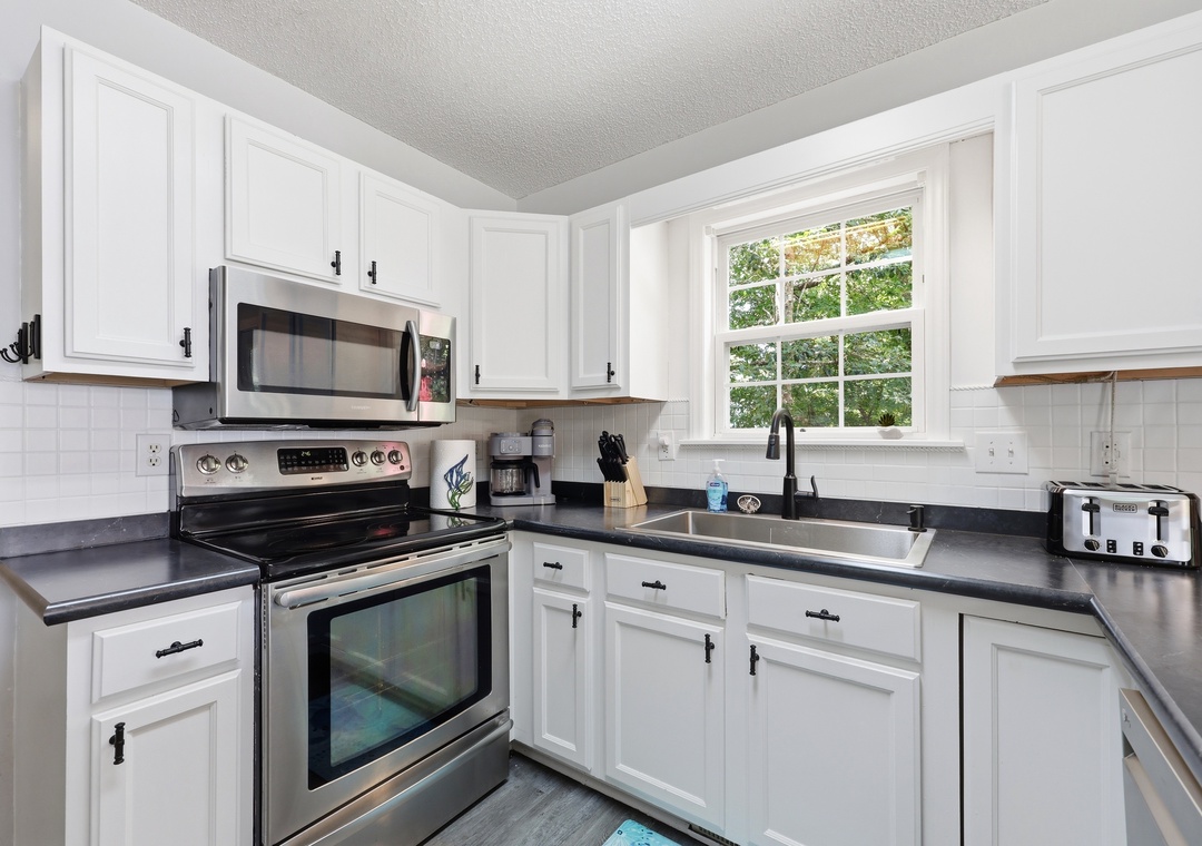 Ospreys Nest | Second Floor Kitchen