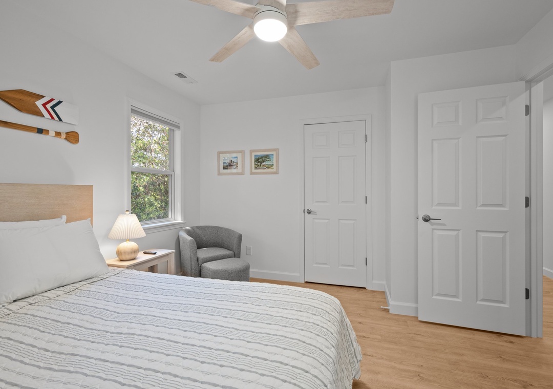 Queen Bedroom