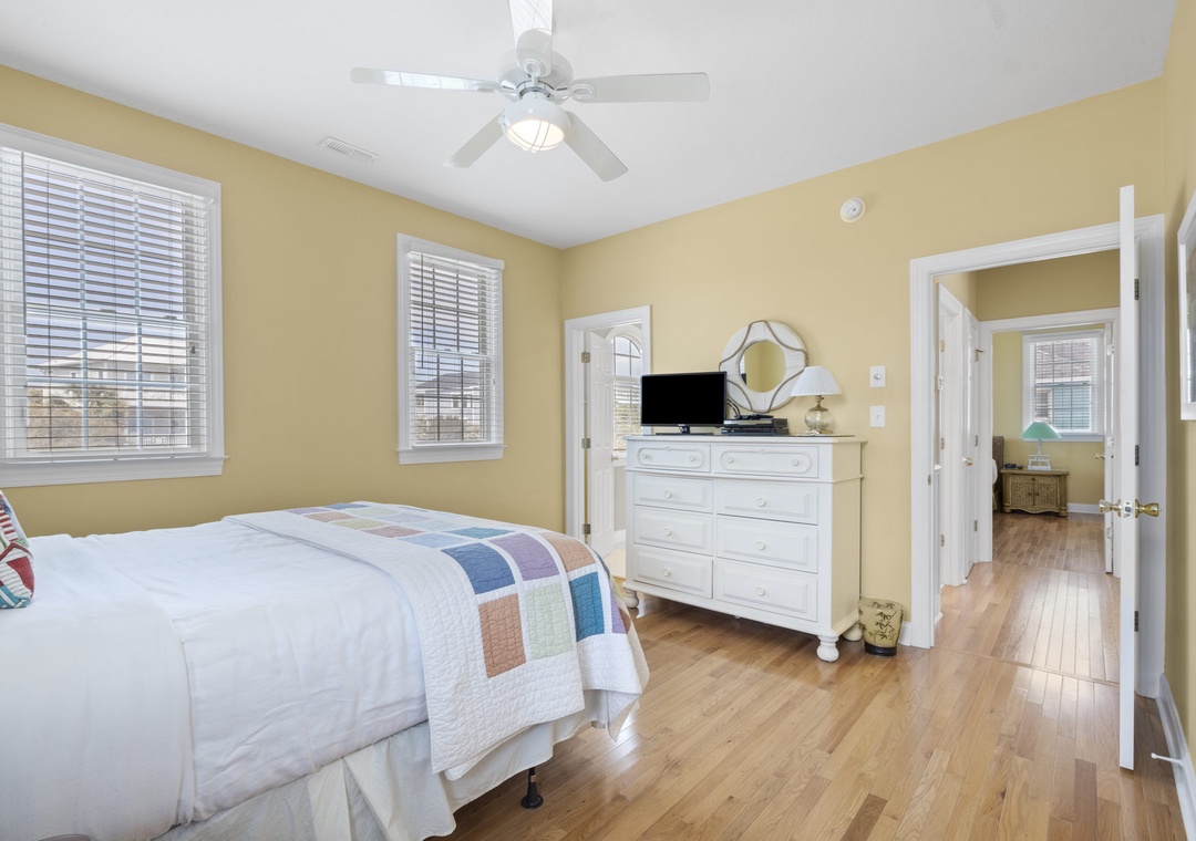 Queen Bedroom