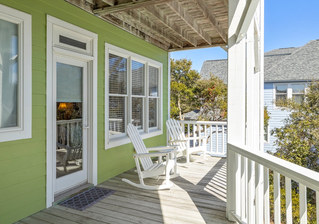 Mid-Floor Deck