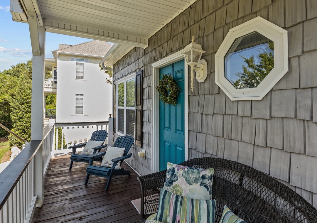 Front Porch/ Entrance