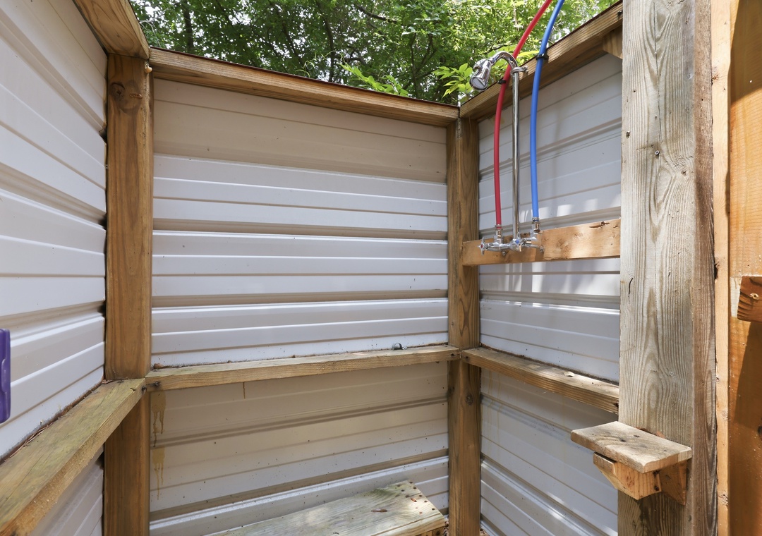 Ospreys Nest | Outdoor Shower