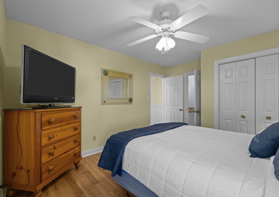 Top Floor Queen Suite