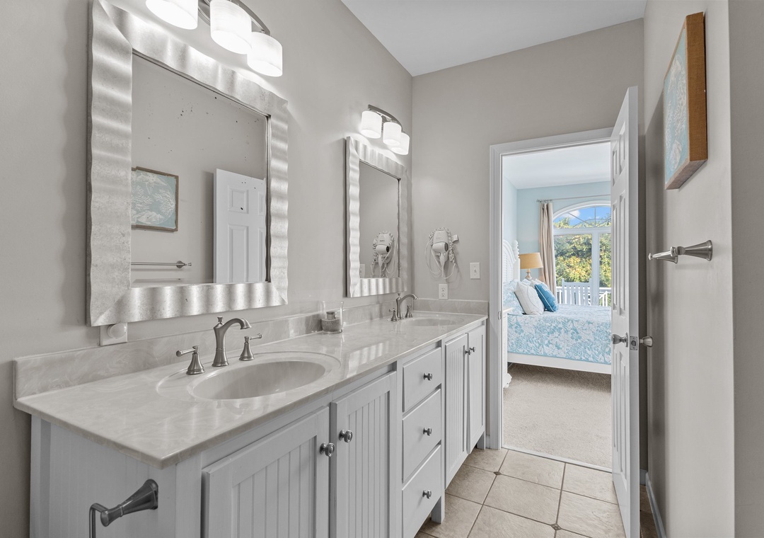 King Suite Bathroom