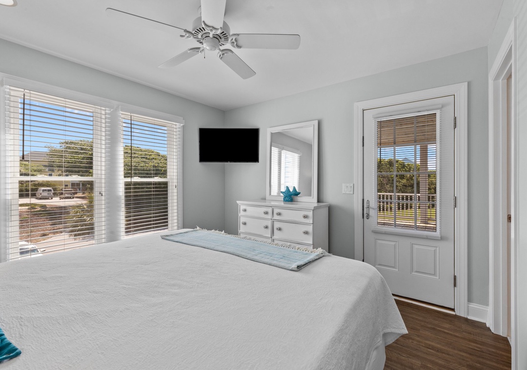 Mid-Floor King Suite