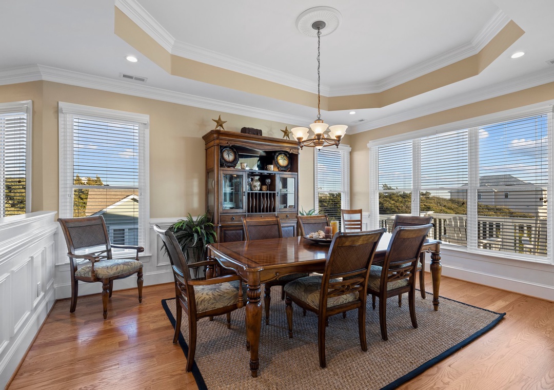 Dining room table