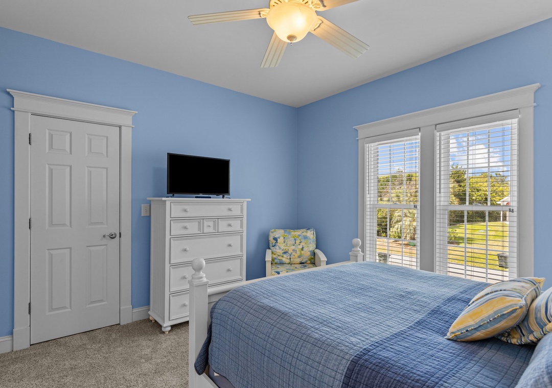 Queen Bedroom