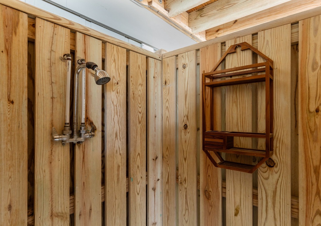 Hot/Cold Outdoor Shower