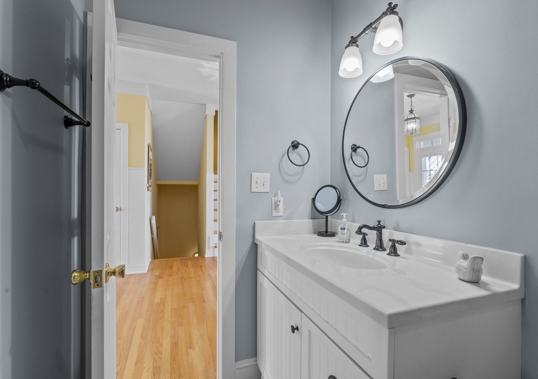 Twin Room Bathroom with shared door to Hallway