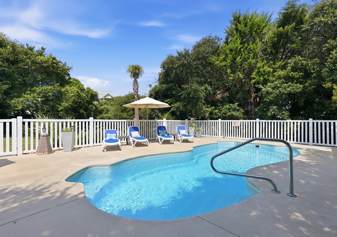 Sea Dream | Pool Area