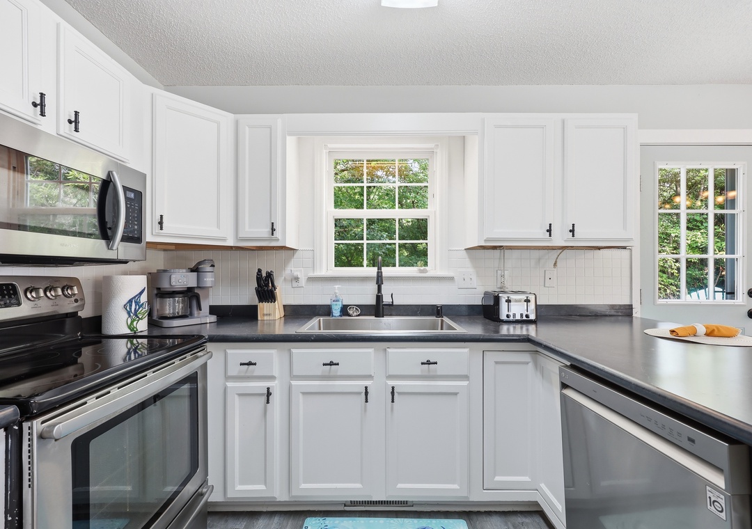 Ospreys Nest | Second Floor Kitchen