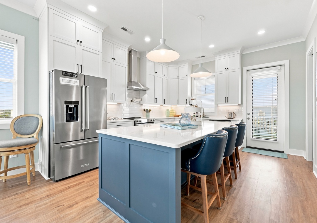 Emerality | Top Level Kitchen