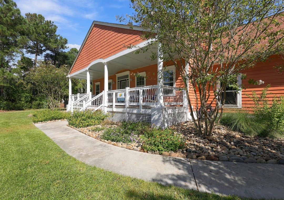 SpinAway | Ground Level Front Porch